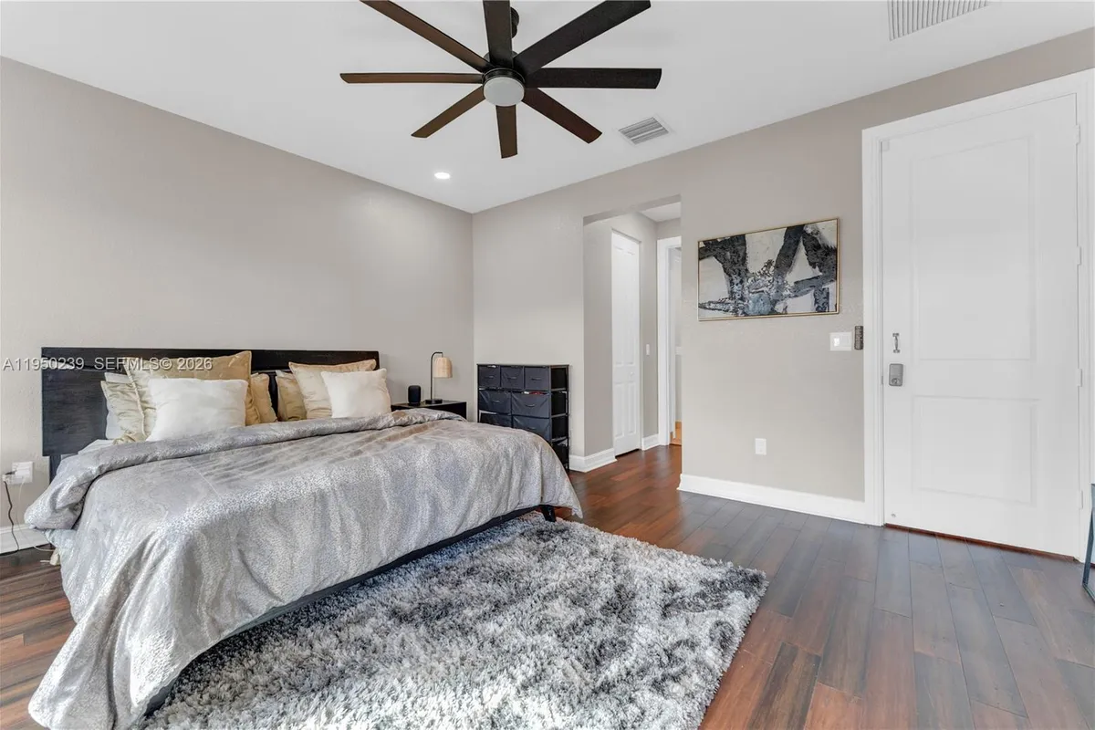 11537 SW 13th Ct, Pembroke Pines FL 33025