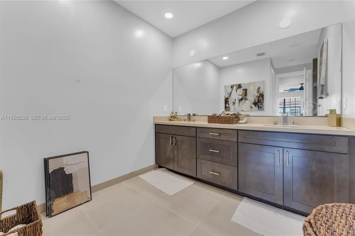 11537 SW 13th Ct, Pembroke Pines FL 33025