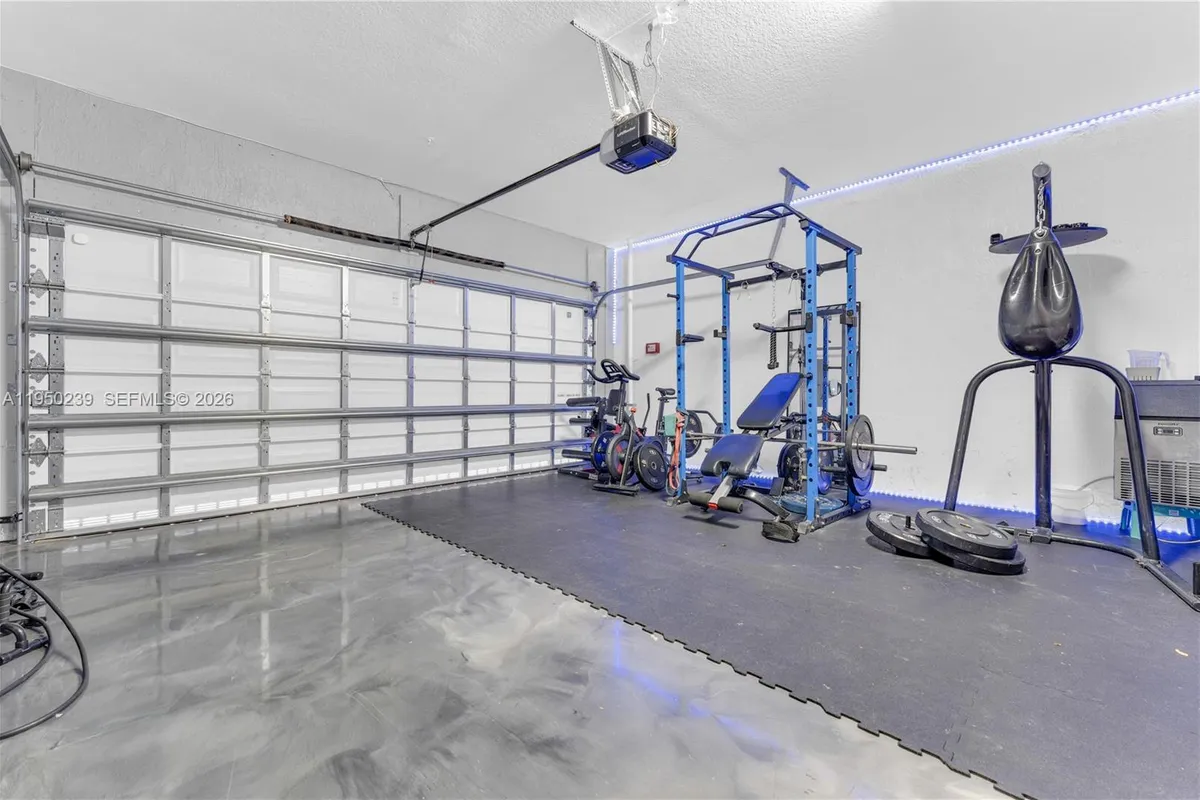 11537 SW 13th Ct, Pembroke Pines FL 33025