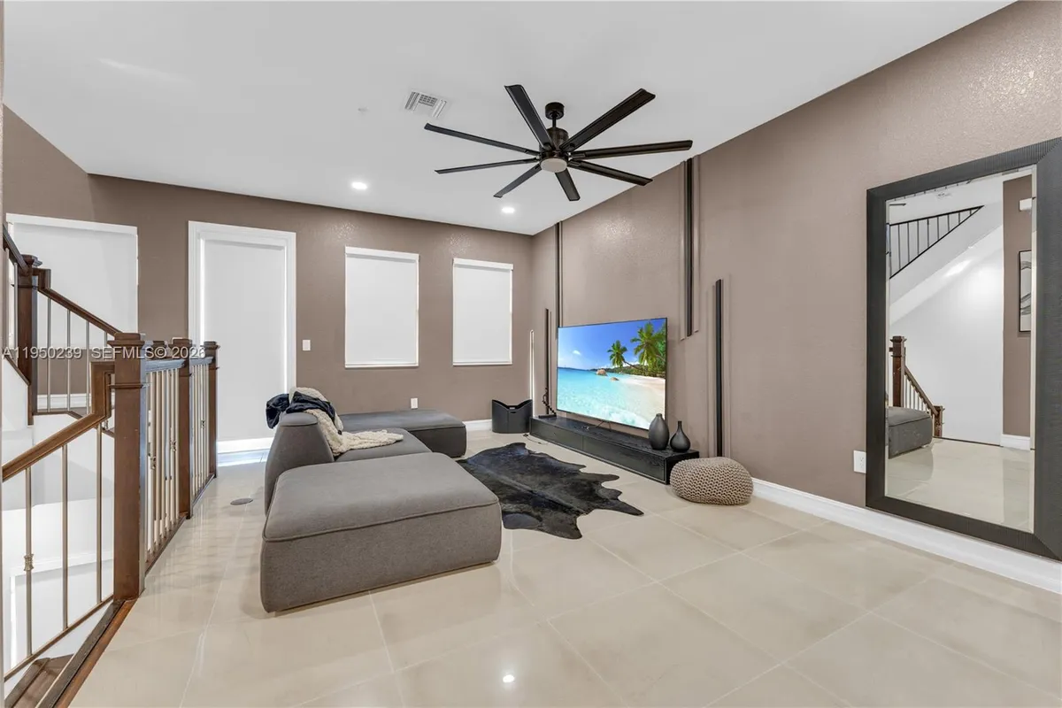 11537 SW 13th Ct, Pembroke Pines FL 33025