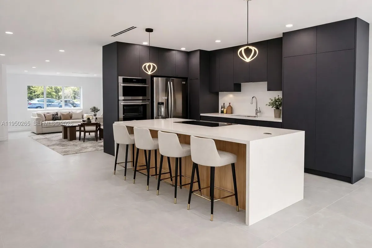 588 Palmetto Dr, Miami Springs FL 33166