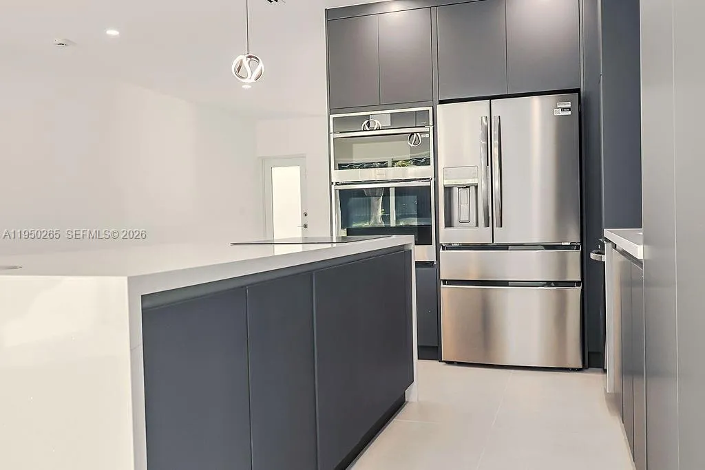 588 Palmetto Dr, Miami Springs FL 33166