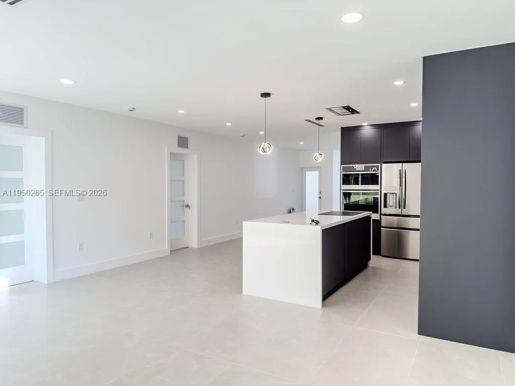 588 Palmetto Dr, Miami Springs FL 33166