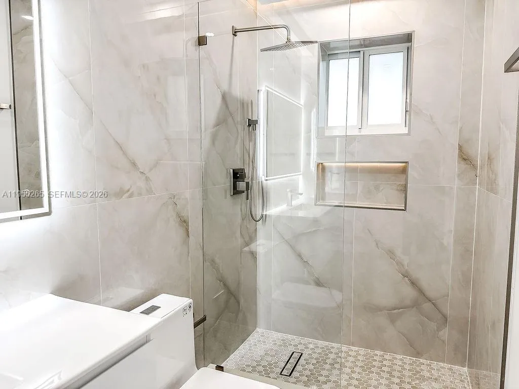 588 Palmetto Dr, Miami Springs FL 33166