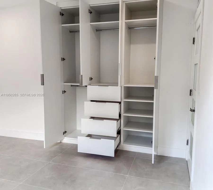 588 Palmetto Dr, Miami Springs FL 33166