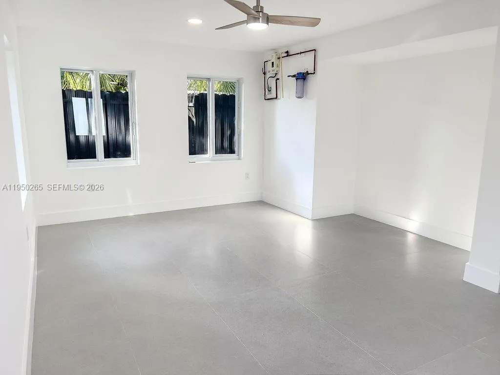 588 Palmetto Dr, Miami Springs FL 33166