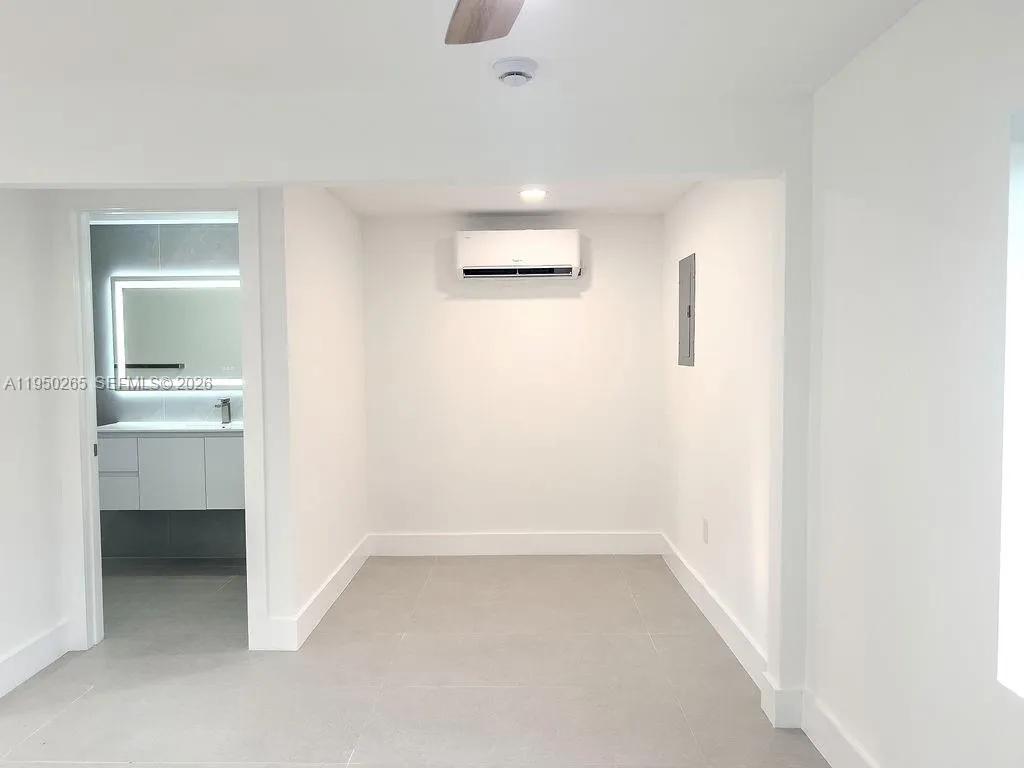 588 Palmetto Dr, Miami Springs FL 33166