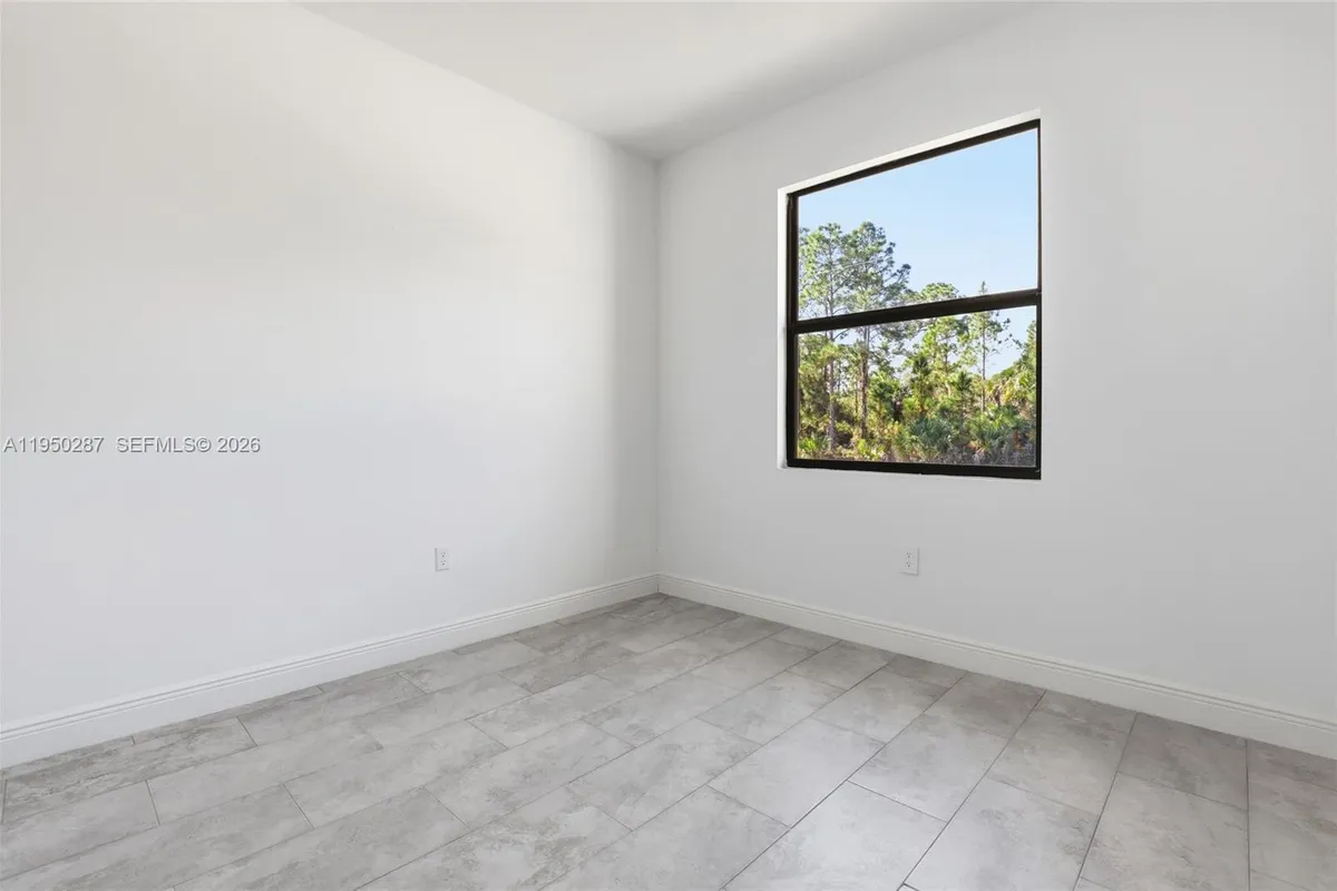 1087 Rugby Ln, La Belle FL 33935