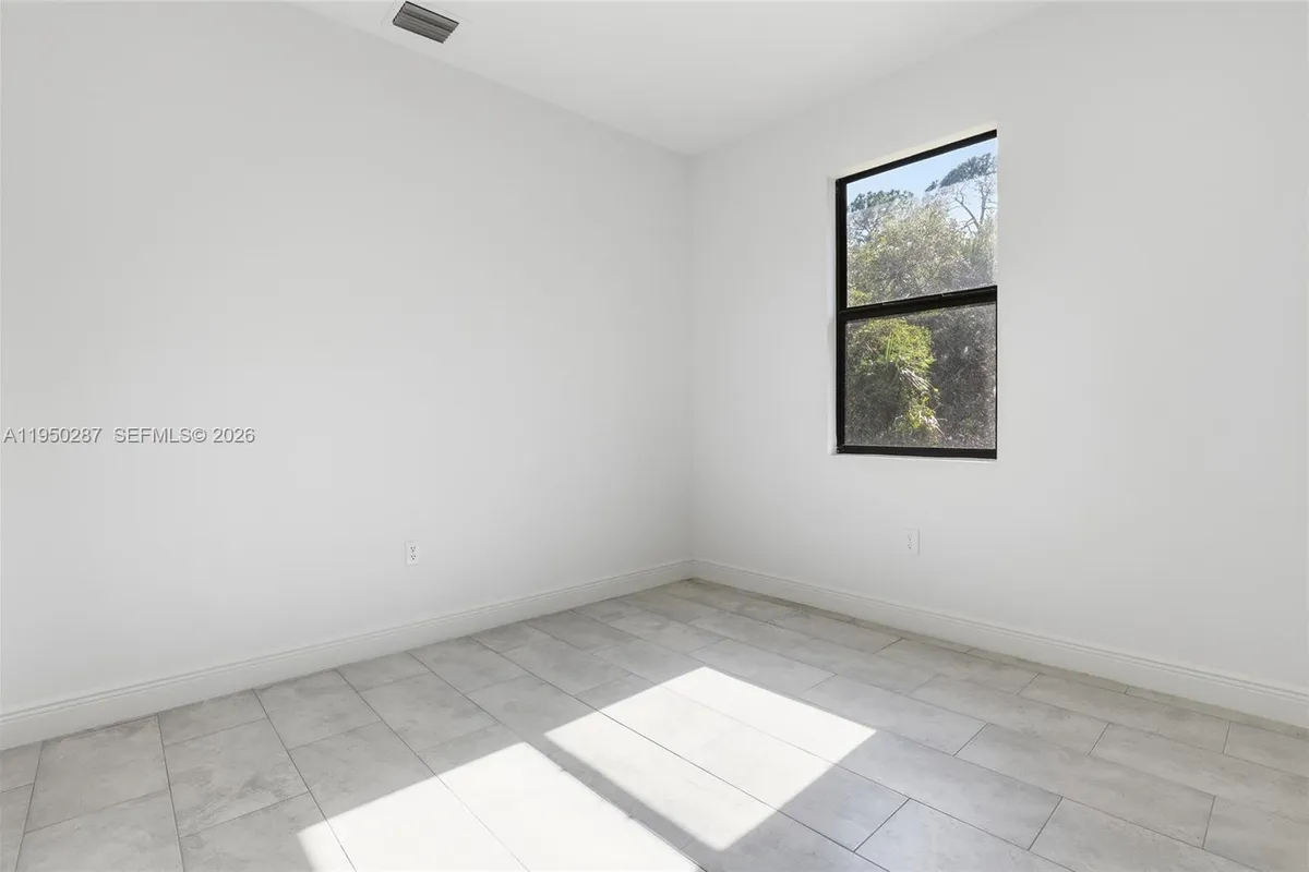 1087 Rugby Ln, La Belle FL 33935