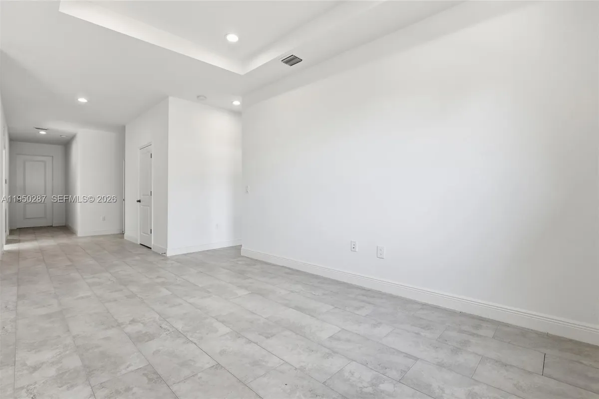 1087 Rugby Ln, La Belle FL 33935