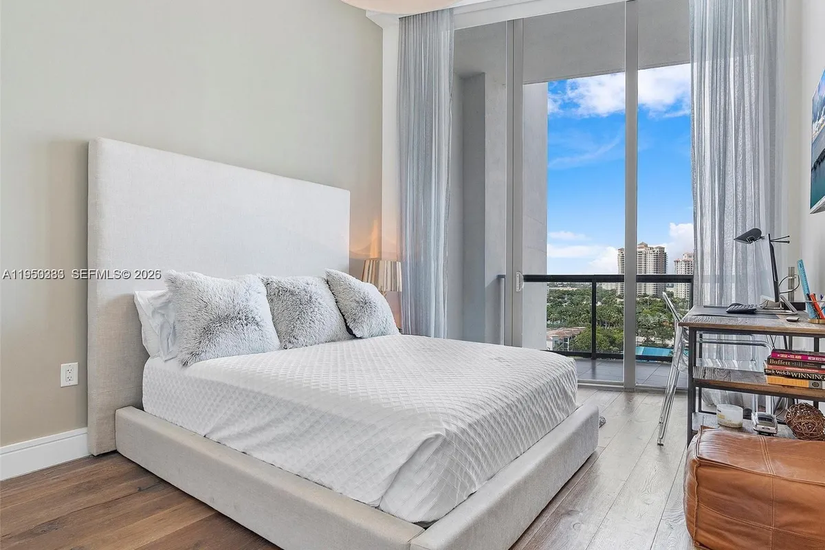 3250 NE 188th St, Aventura FL 33180