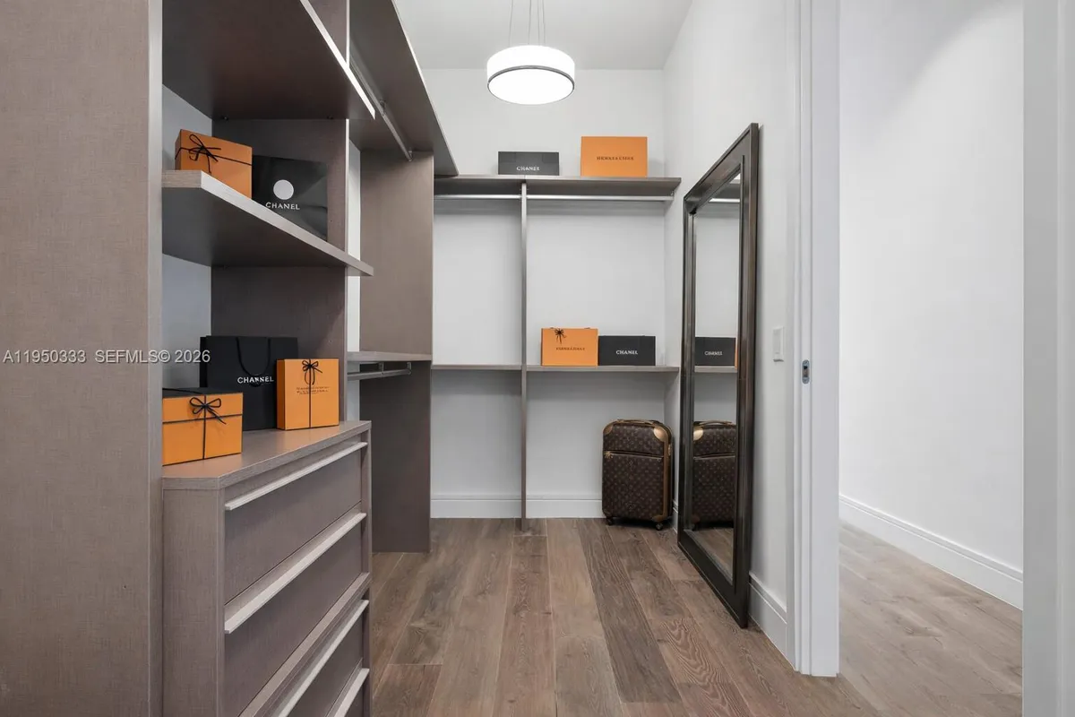 3250 NE 188th St, Aventura FL 33180