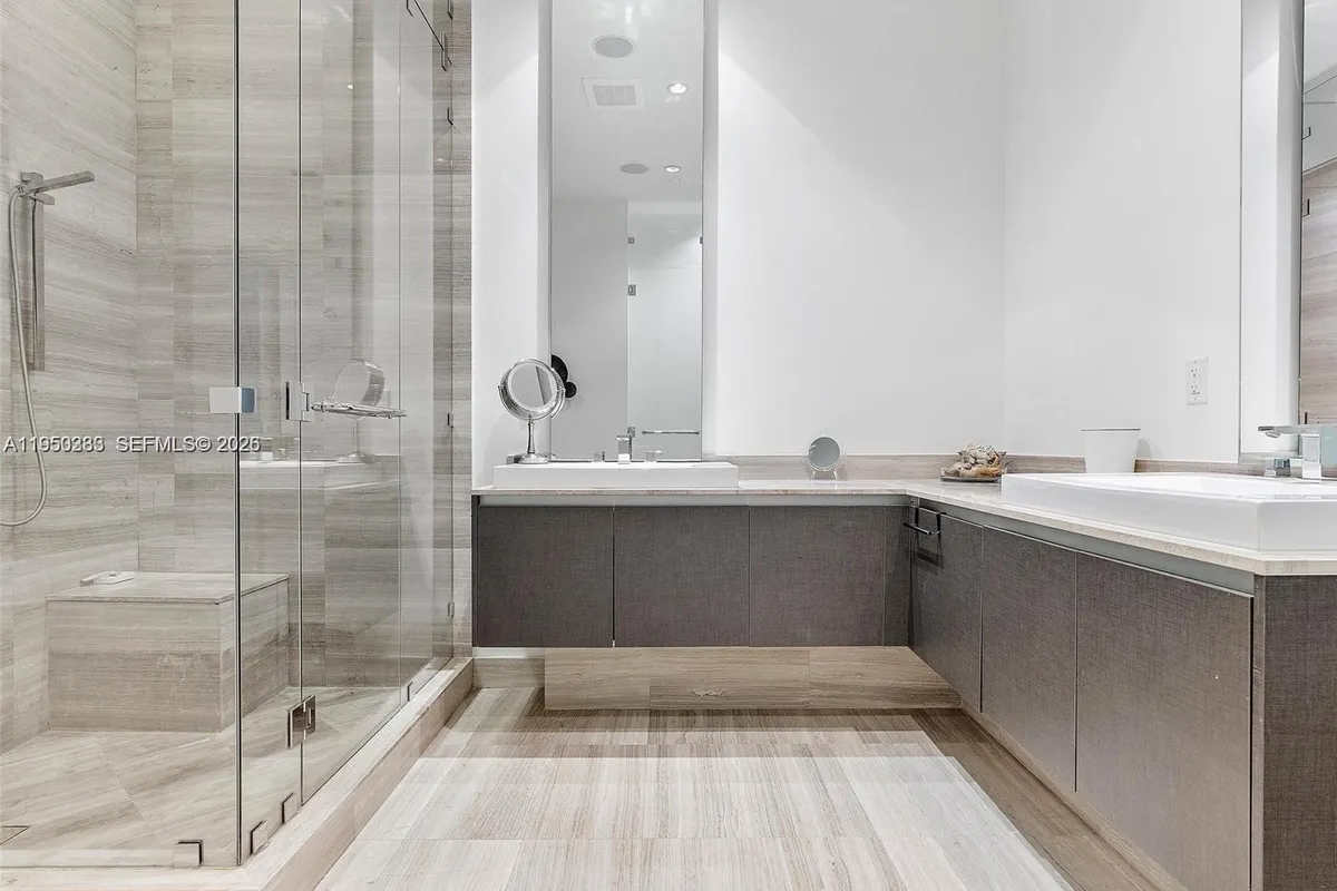 3250 NE 188th St, Aventura FL 33180