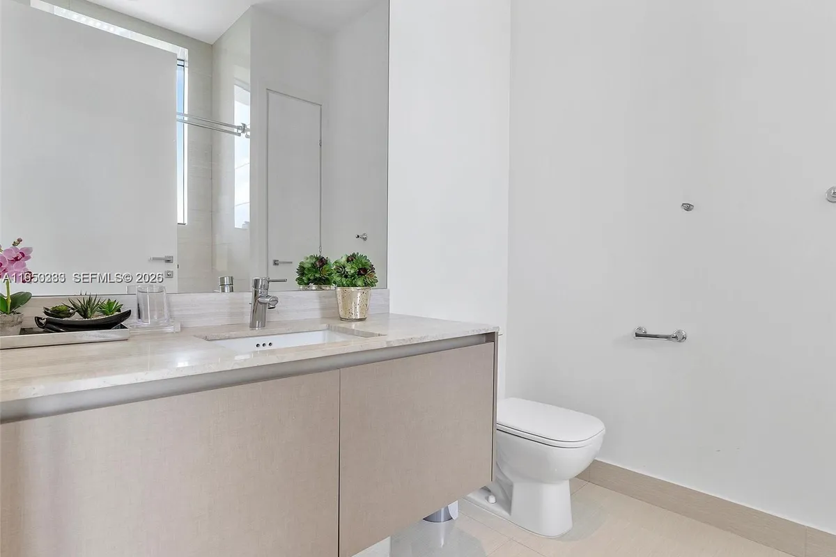 3250 NE 188th St, Aventura FL 33180