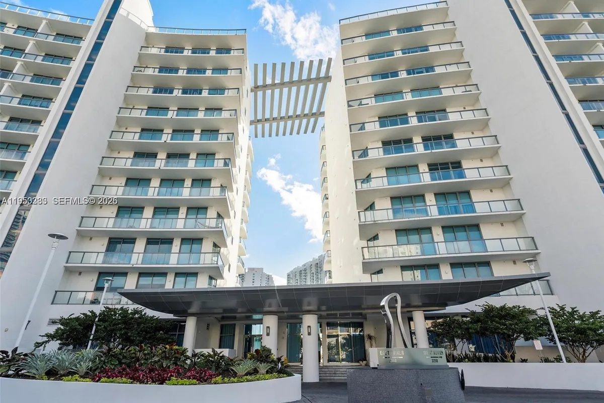 3250 NE 188th St, Aventura FL 33180