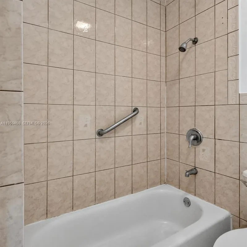 1498 NE 180th St # 0, North Miami Beach FL 33162