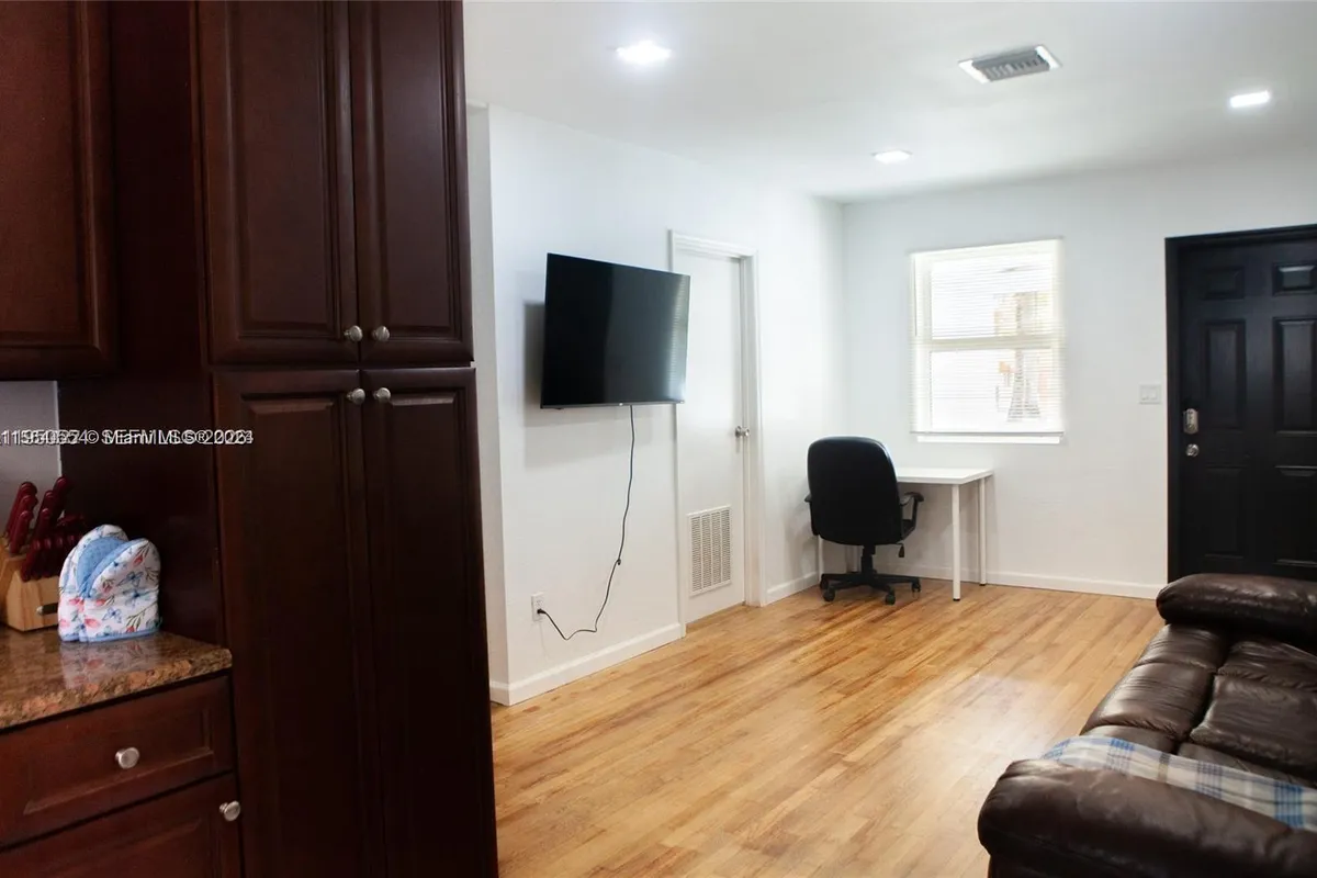 1821 Harding St, Hollywood FL 33020