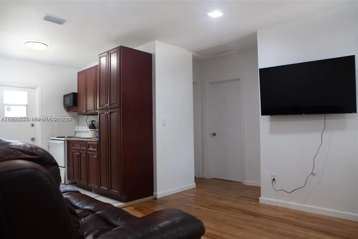 1821 Harding St, Hollywood FL 33020