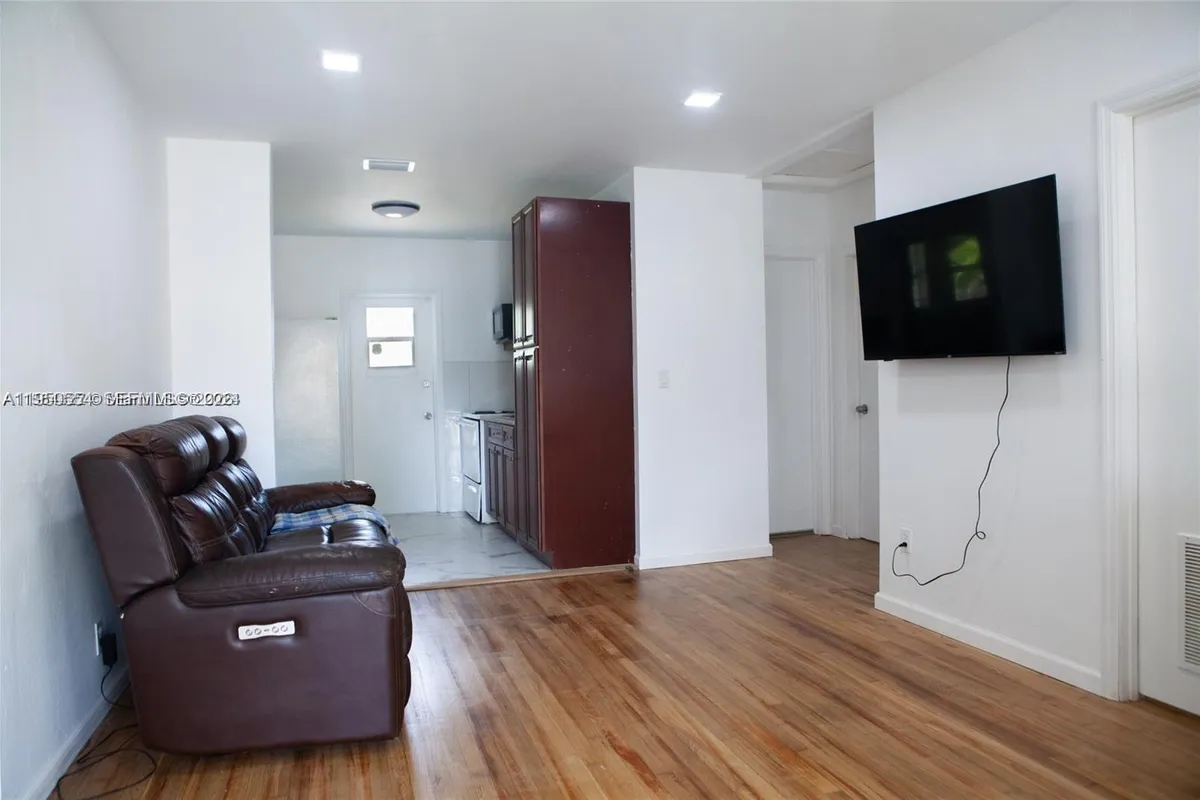 1821 Harding St, Hollywood FL 33020