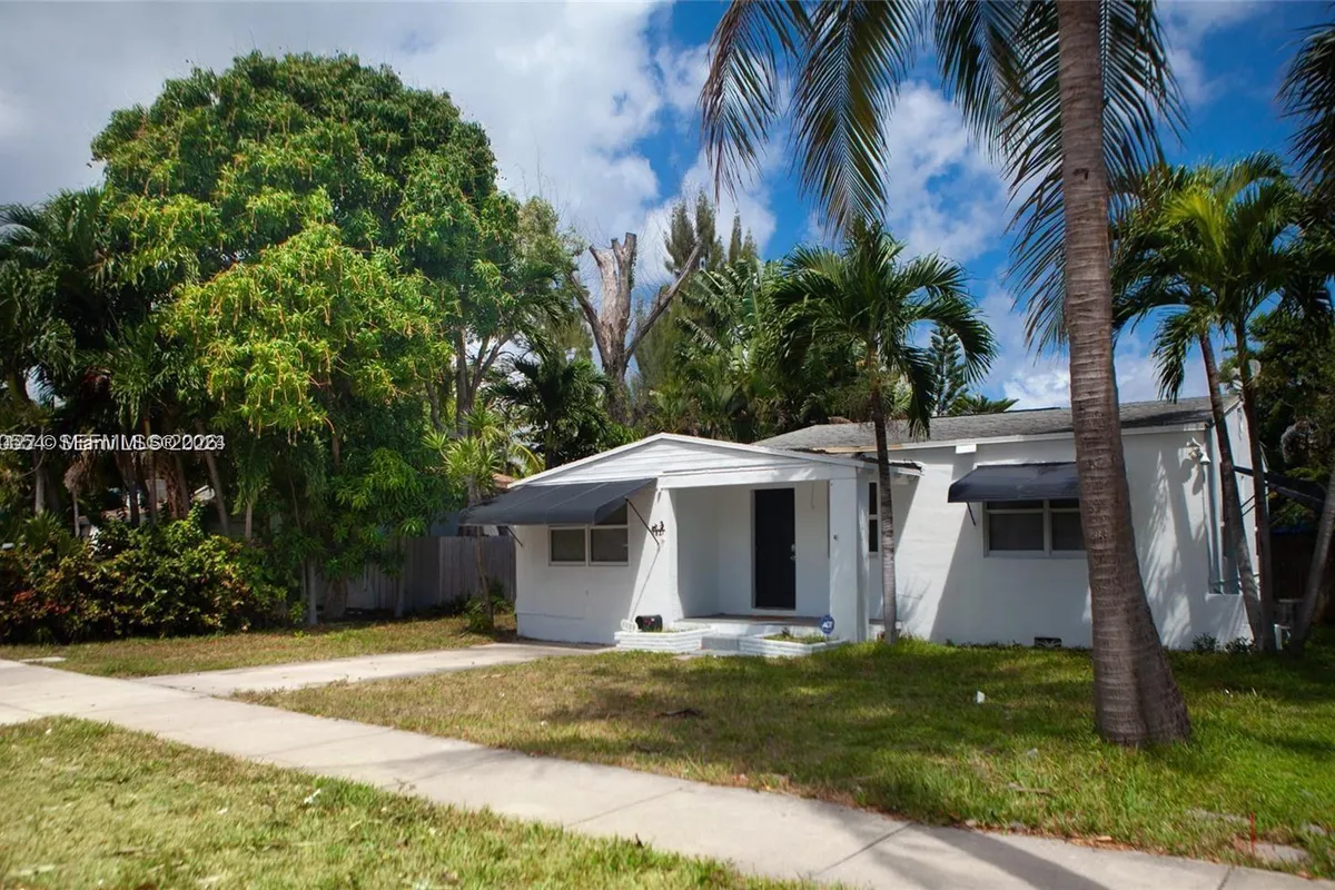 1821 Harding St, Hollywood FL 33020