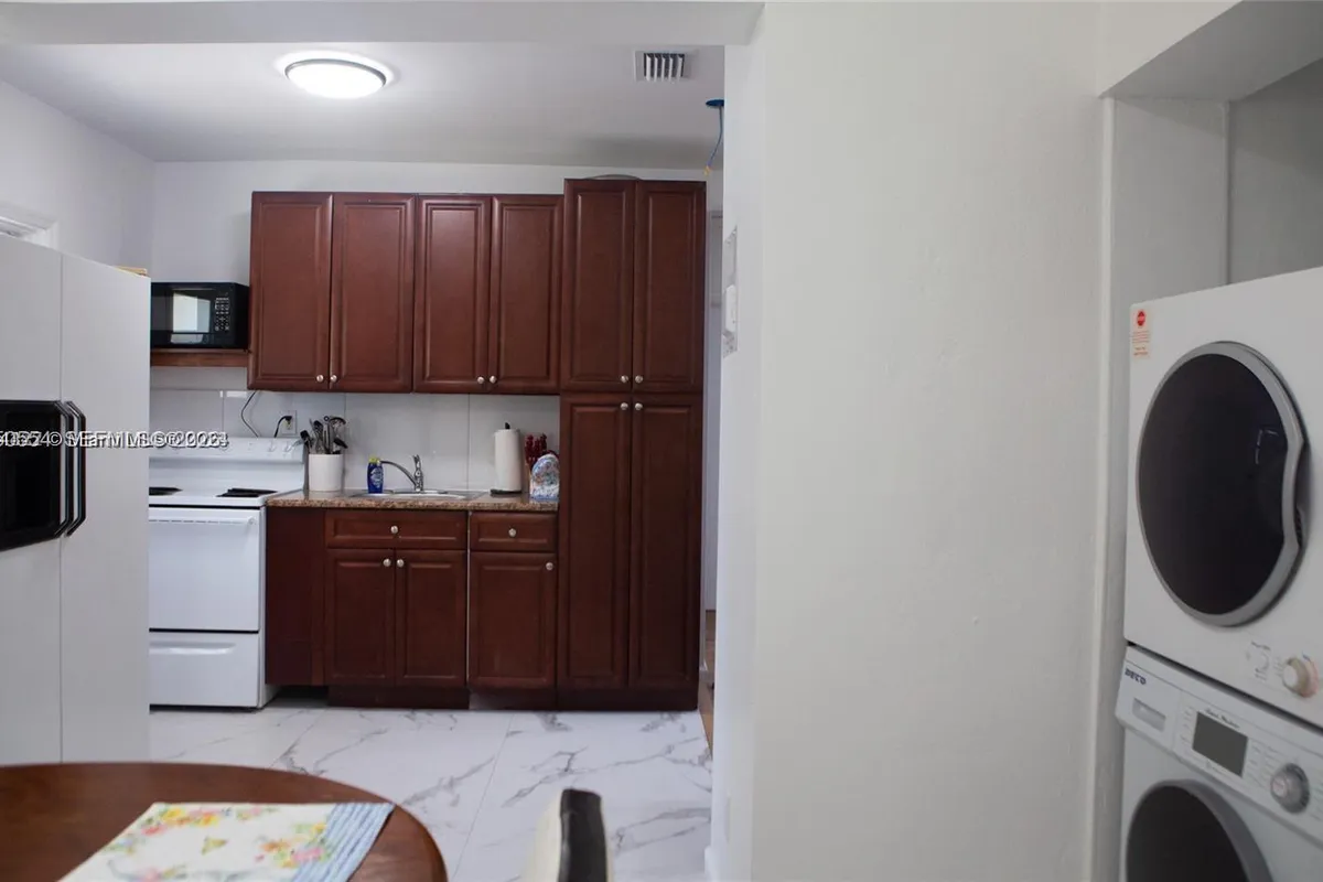 1821 Harding St, Hollywood FL 33020