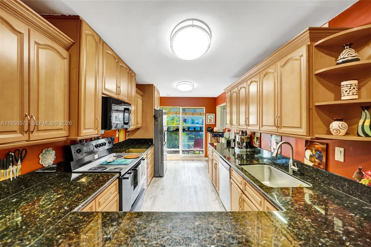 3302 Farragut St # 5C, Hollywood FL 33021