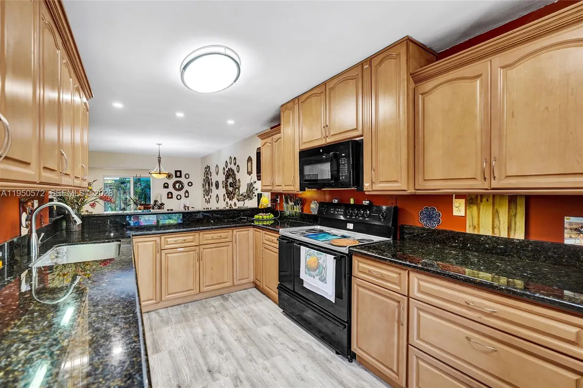 3302 Farragut St # 5C, Hollywood FL 33021