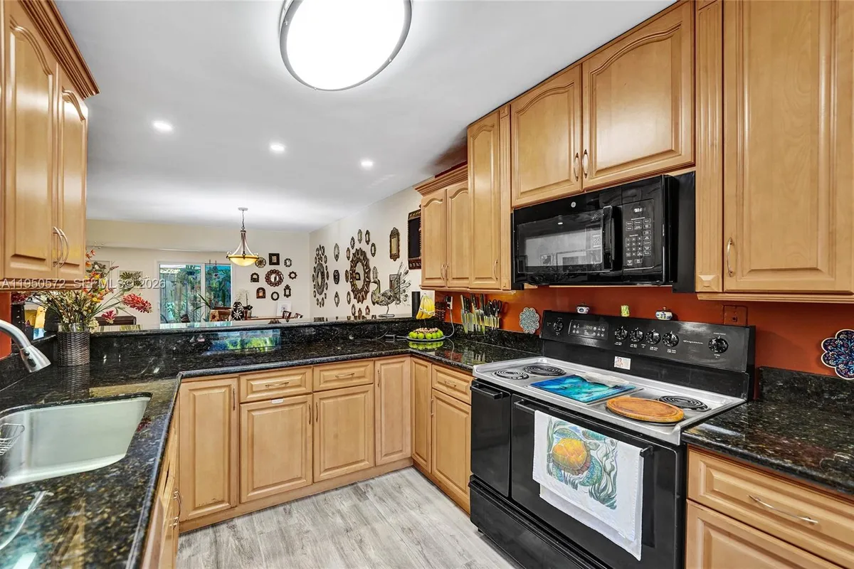 3302 Farragut St # 5C, Hollywood FL 33021