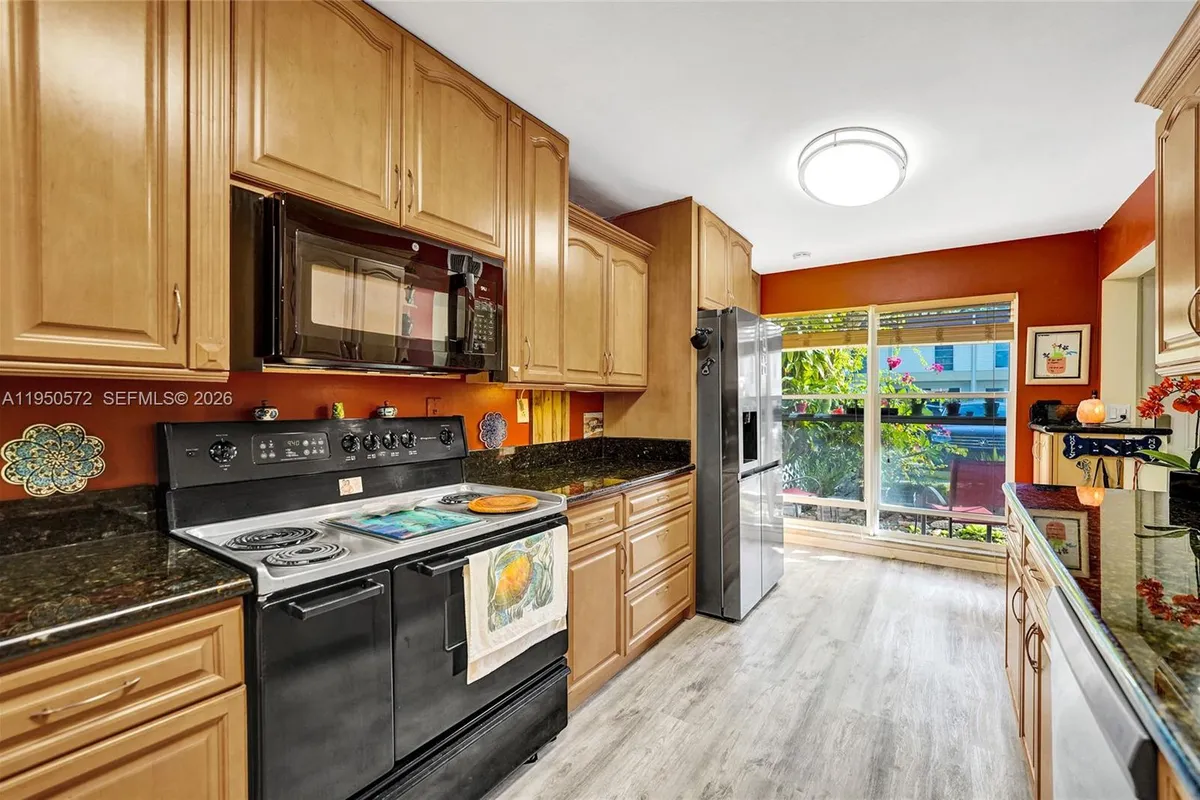 3302 Farragut St # 5C, Hollywood FL 33021