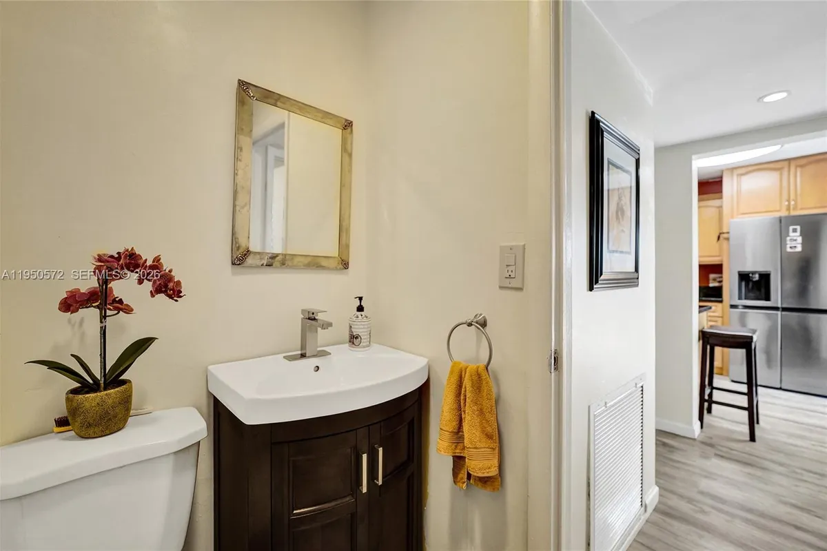 3302 Farragut St # 5C, Hollywood FL 33021