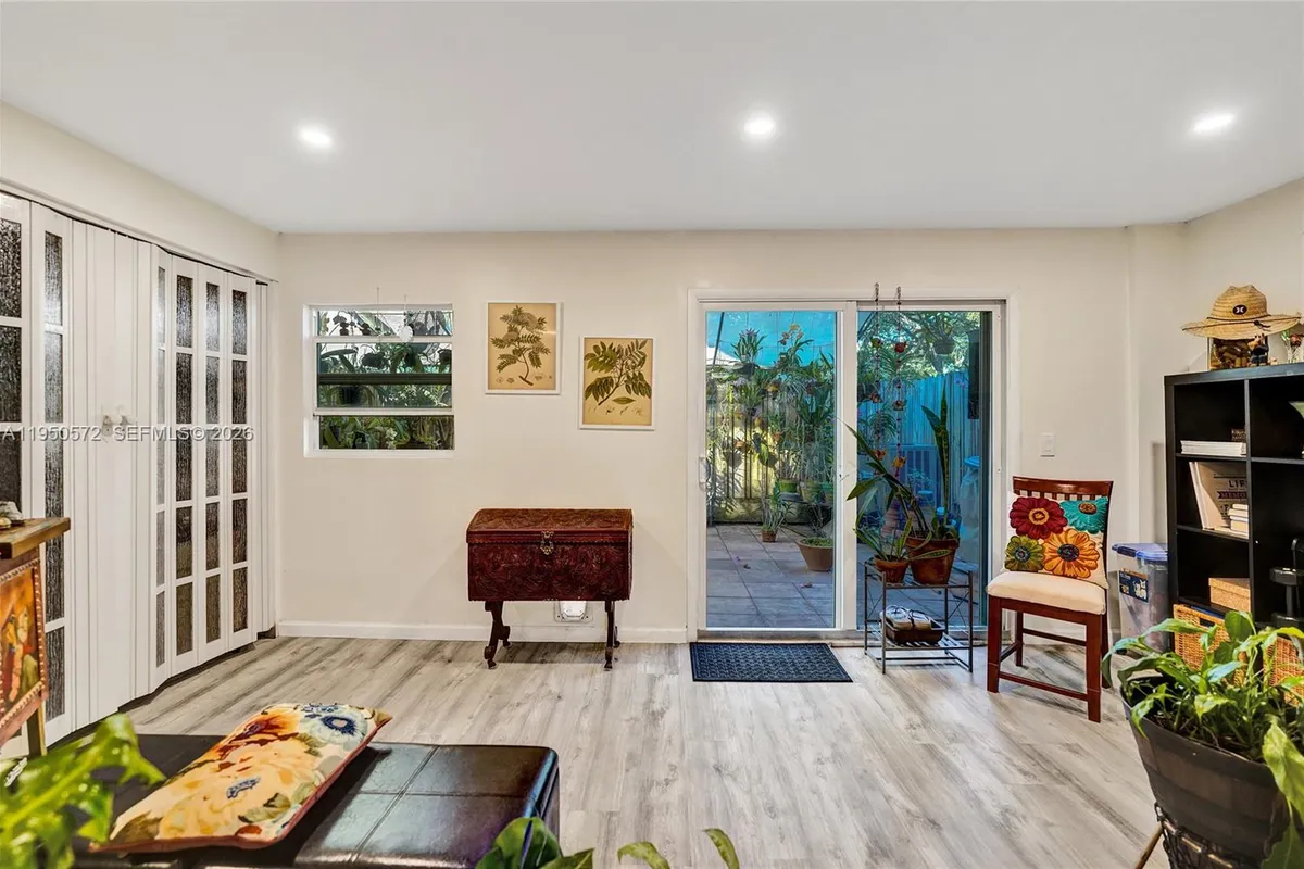 3302 Farragut St # 5C, Hollywood FL 33021