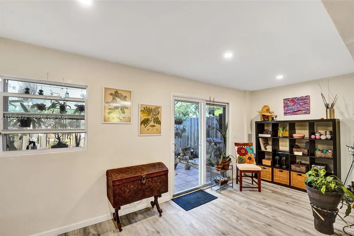 3302 Farragut St # 5C, Hollywood FL 33021