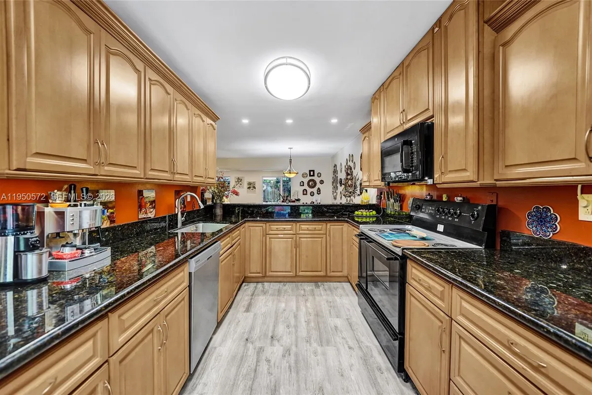 3302 Farragut St # 5C, Hollywood FL 33021