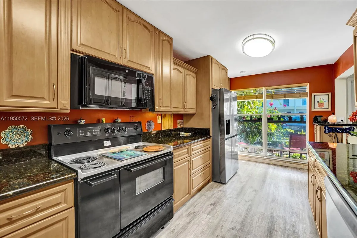 3302 Farragut St # 5C, Hollywood FL 33021