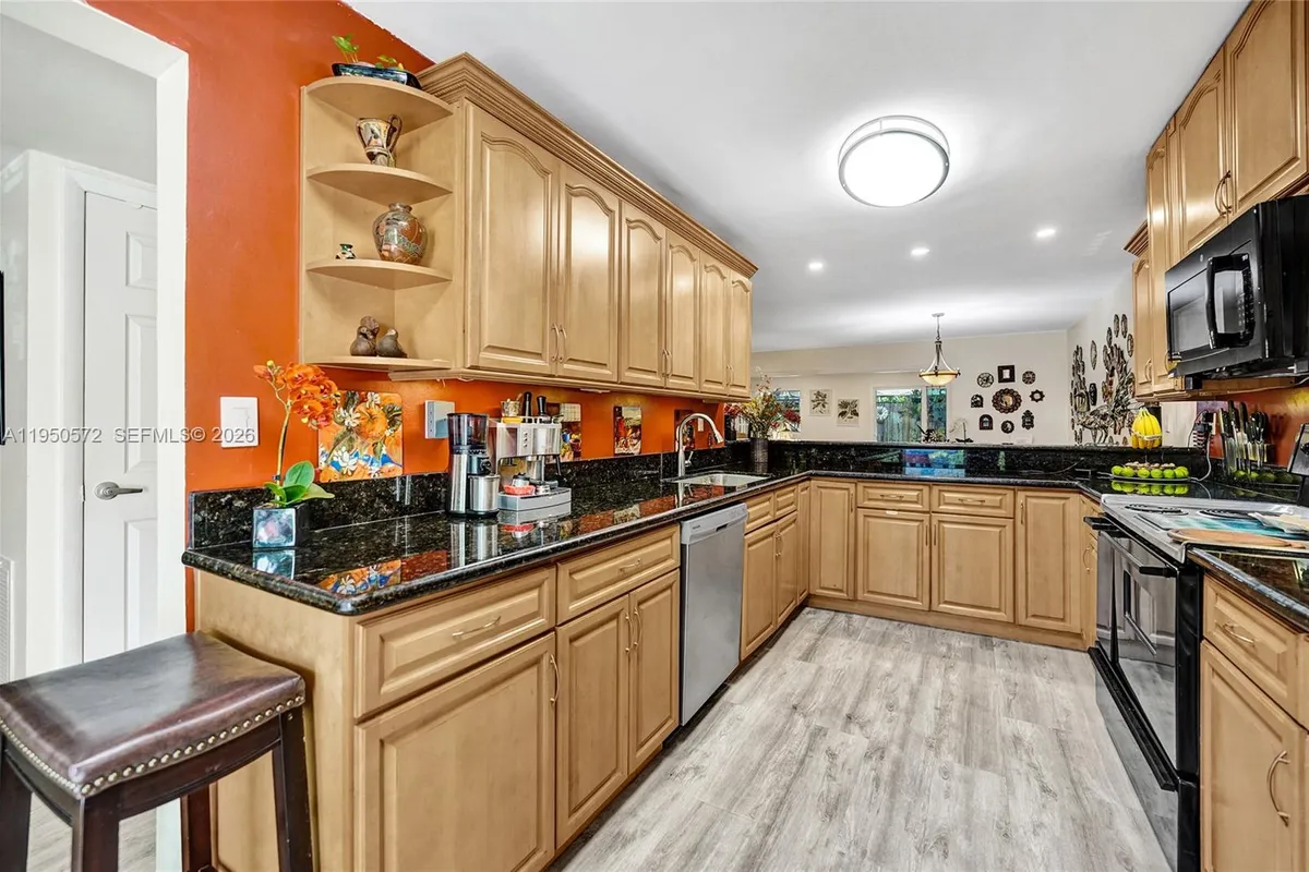 3302 Farragut St # 5C, Hollywood FL 33021