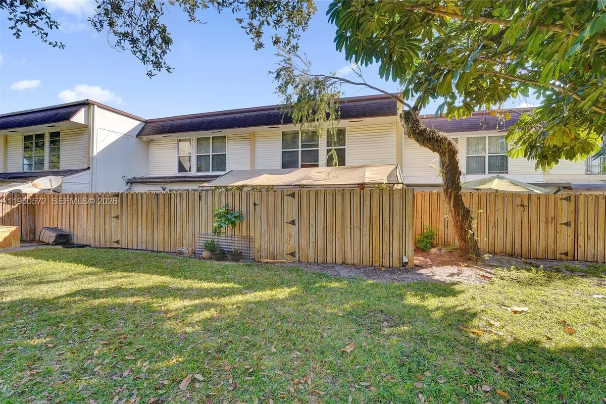 3302 Farragut St # 5C, Hollywood FL 33021