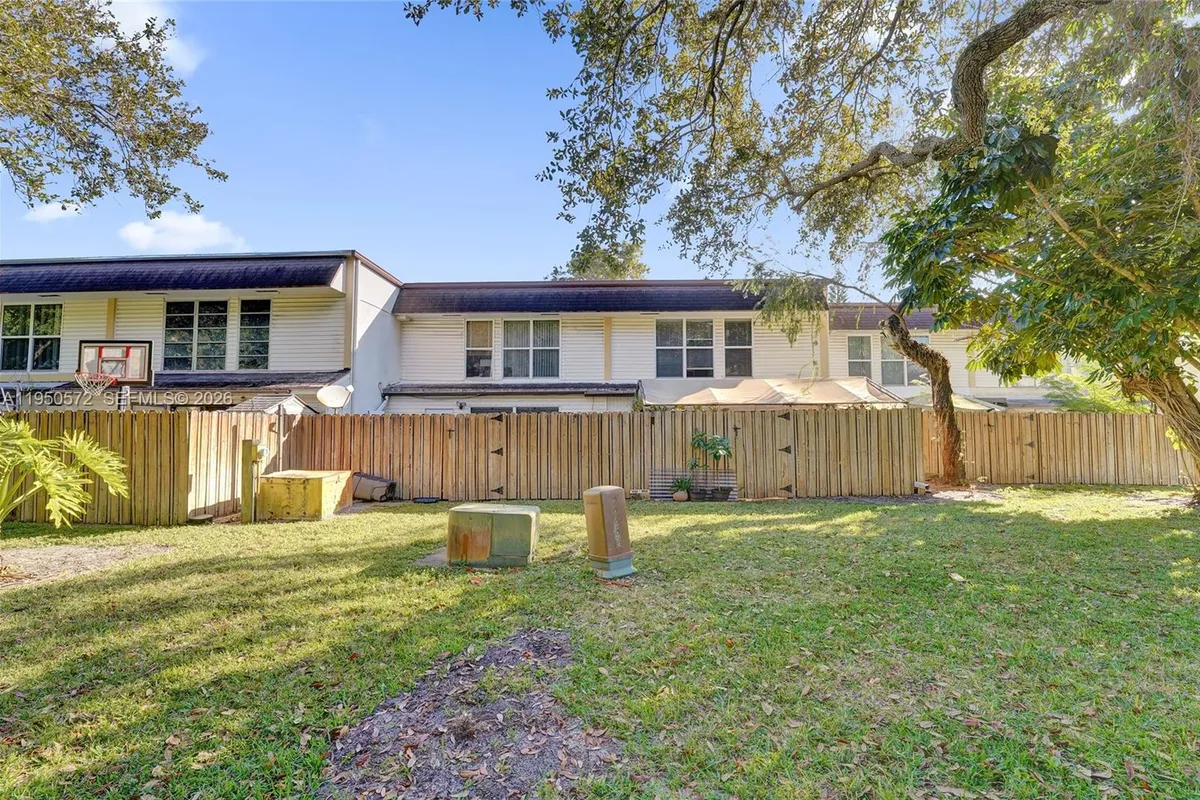 3302 Farragut St # 5C, Hollywood FL 33021