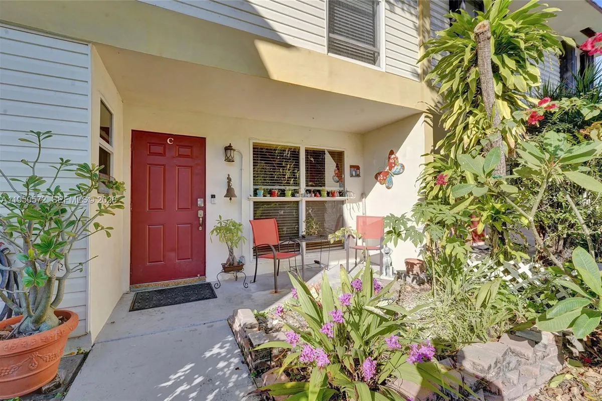 3302 Farragut St # 5C, Hollywood FL 33021