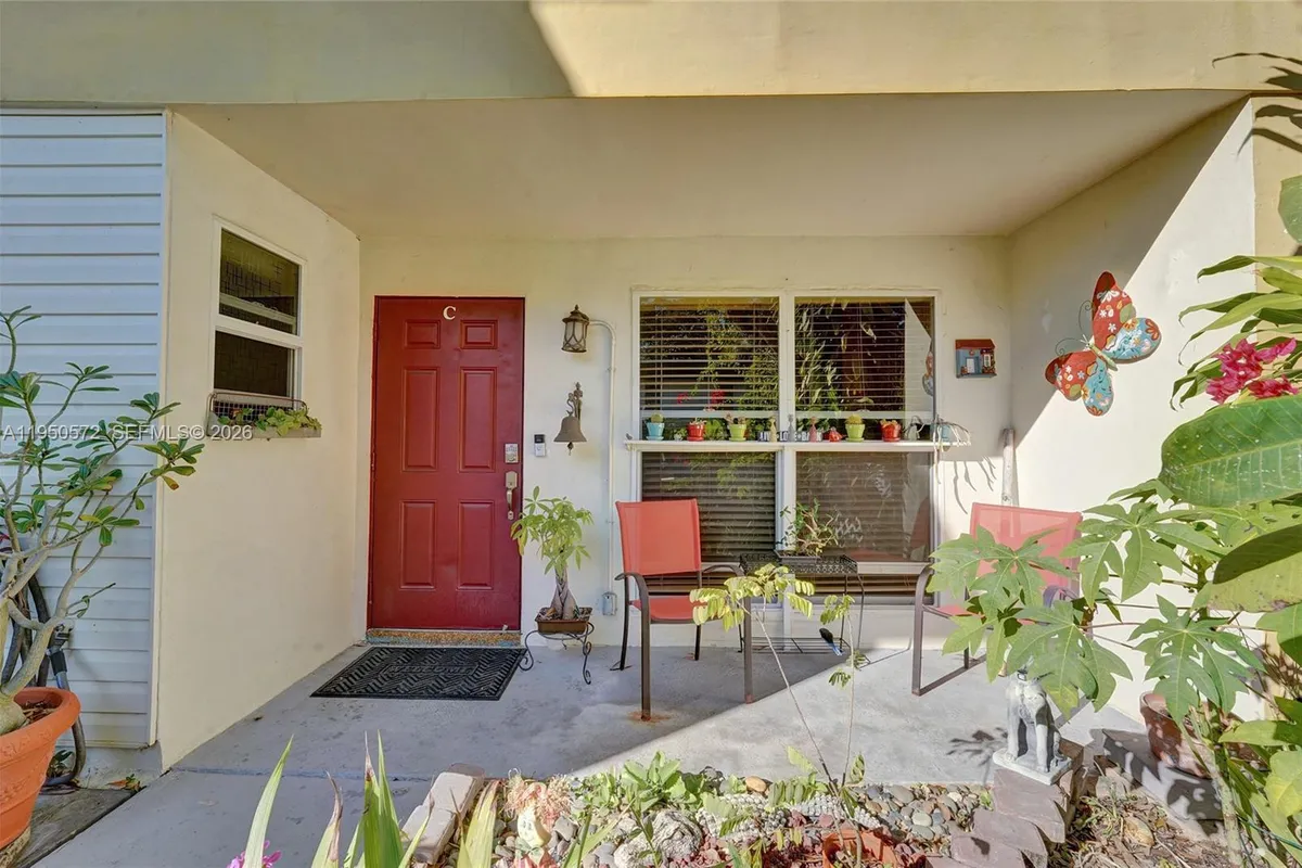 3302 Farragut St # 5C, Hollywood FL 33021