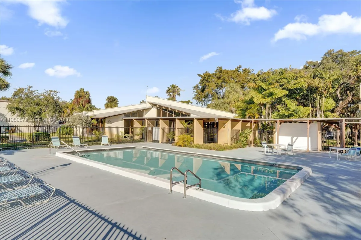 3302 Farragut St # 5C, Hollywood FL 33021