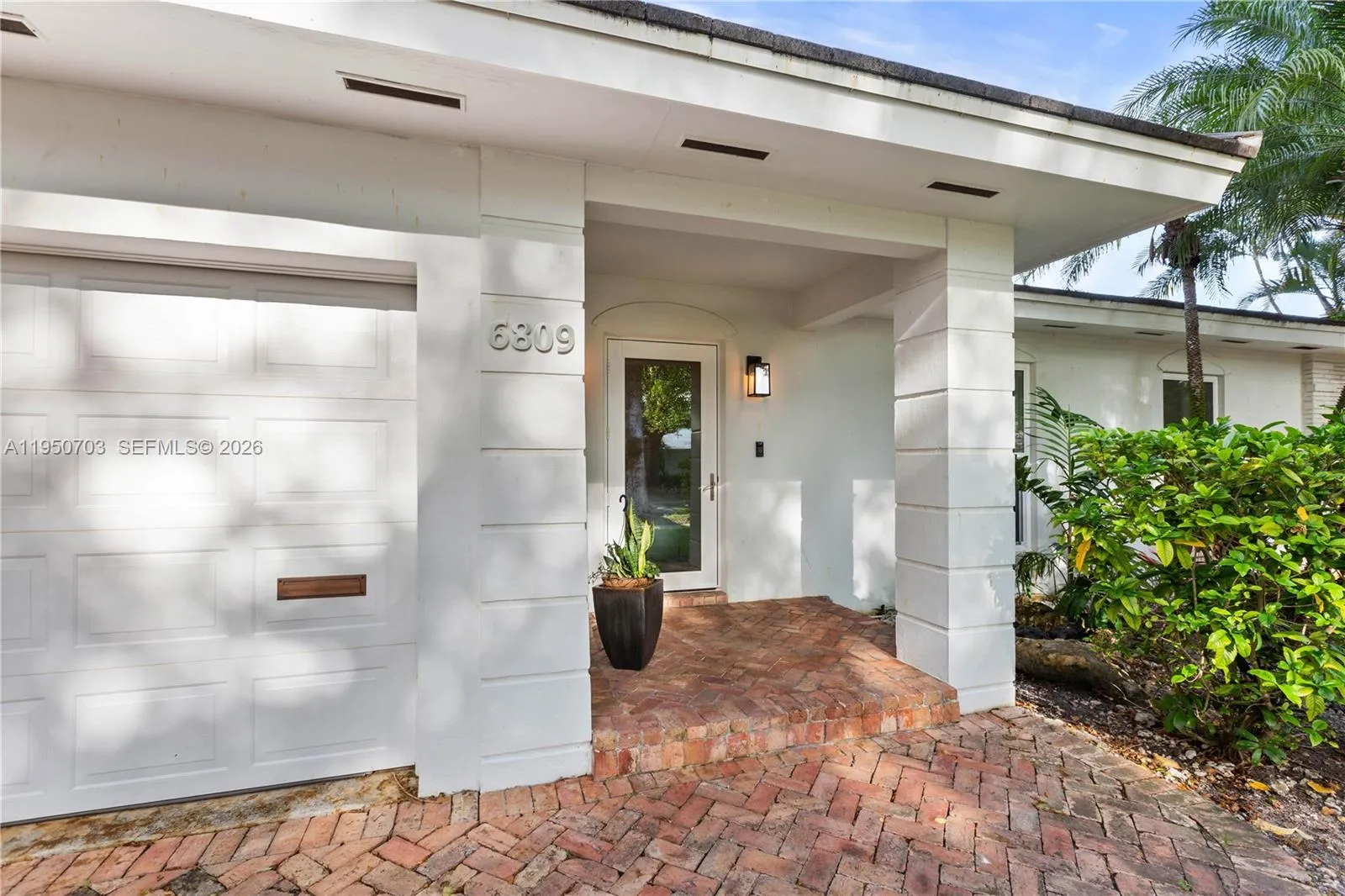 6809 Mentone St, Coral Gables FL 33146