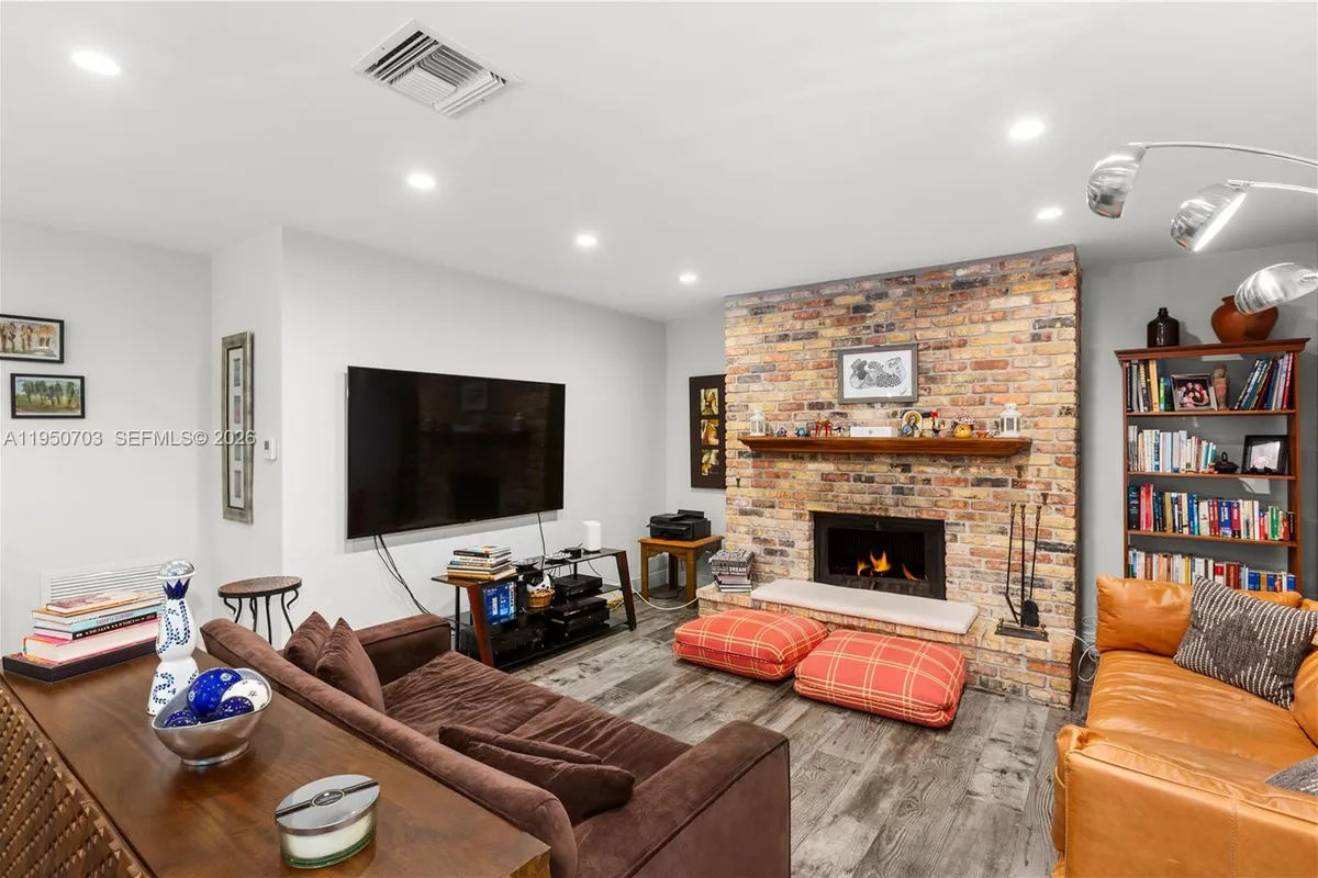 6809 Mentone St, Coral Gables FL 33146