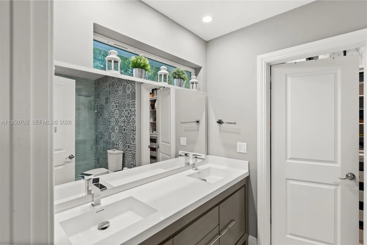 6809 Mentone St, Coral Gables FL 33146