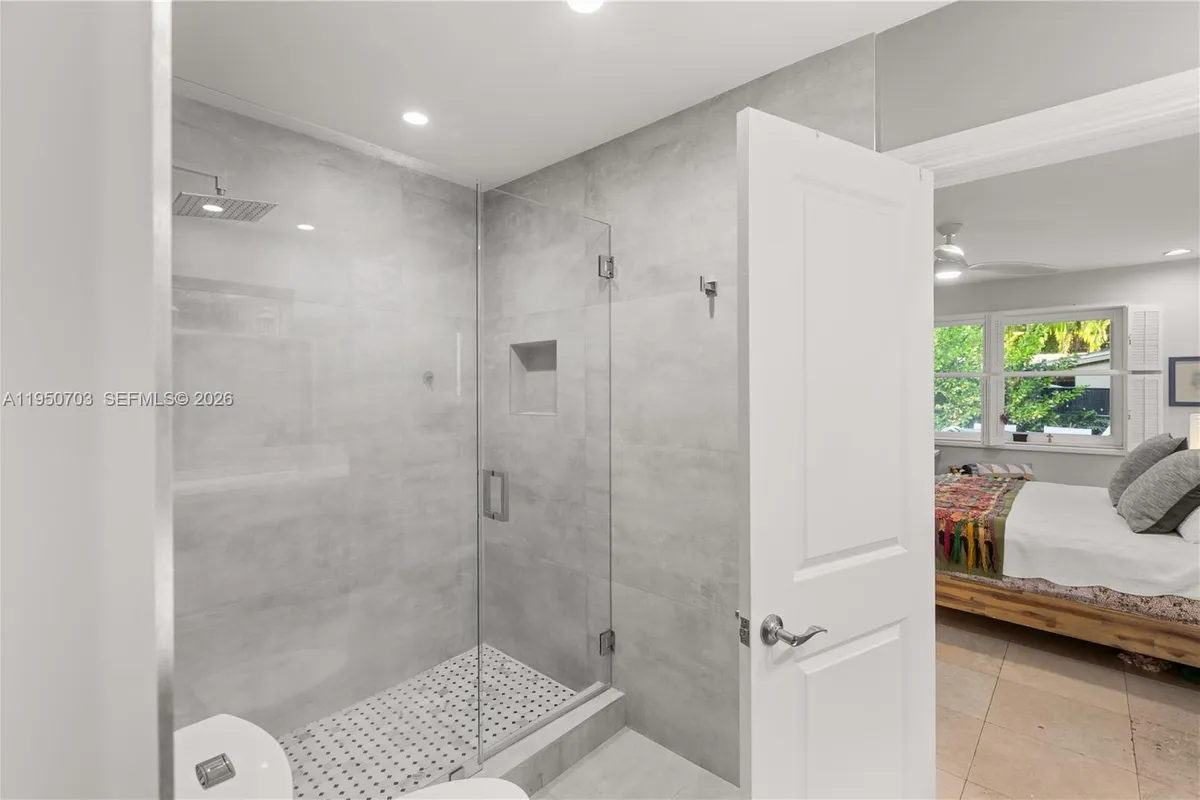 6809 Mentone St, Coral Gables FL 33146