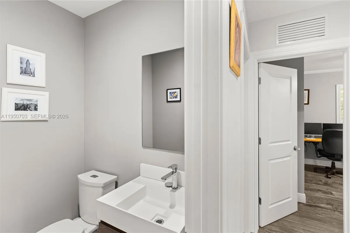 6809 Mentone St, Coral Gables FL 33146