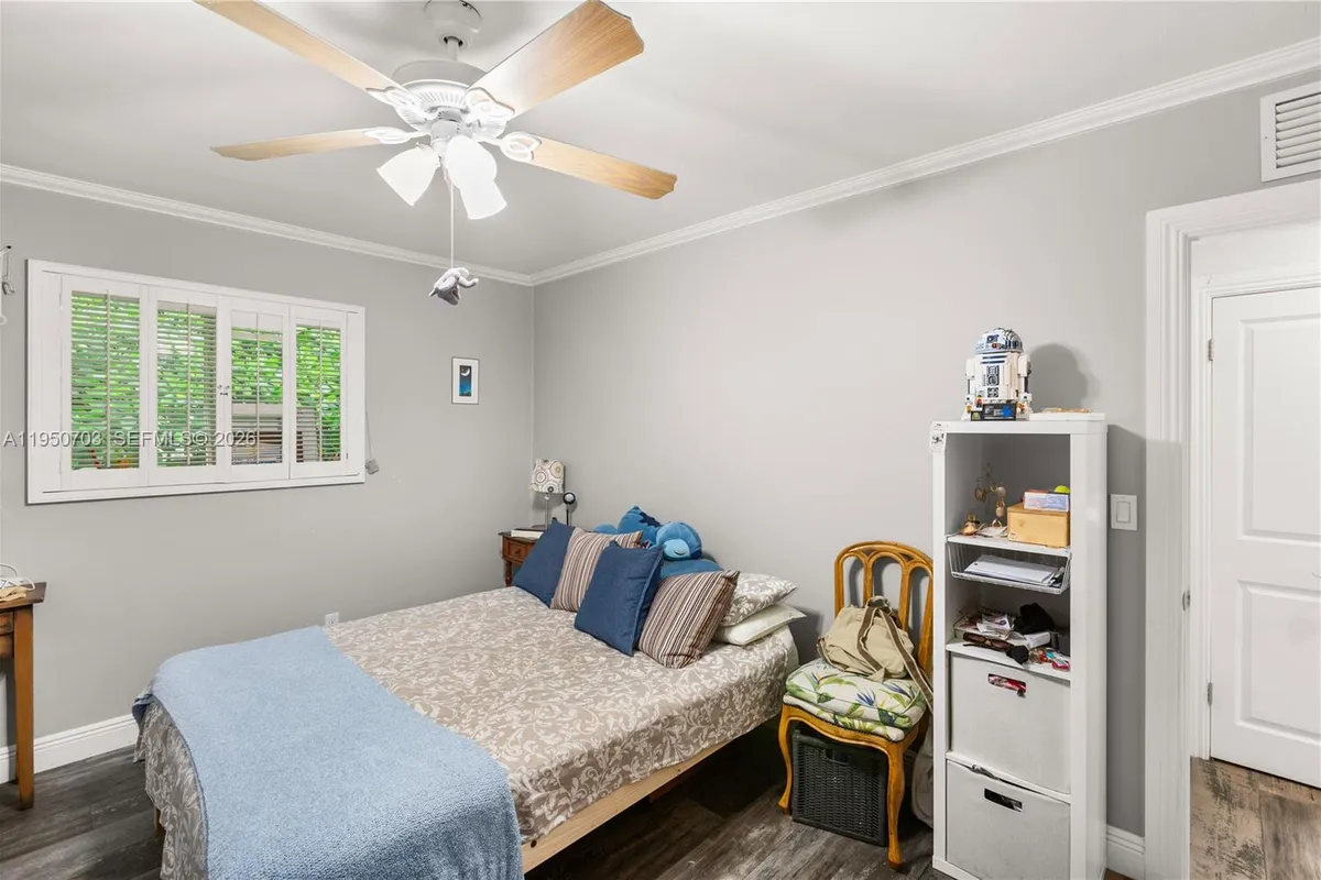 6809 Mentone St, Coral Gables FL 33146