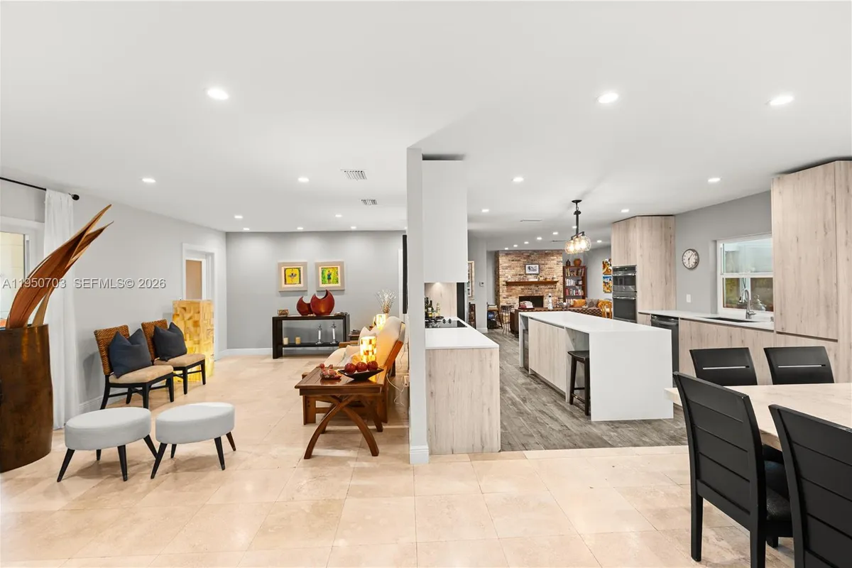 6809 Mentone St, Coral Gables FL 33146