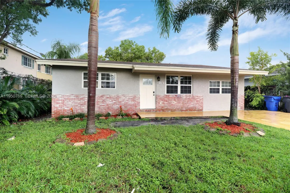 6120 SW 19th St, North Lauderdale FL 33068
