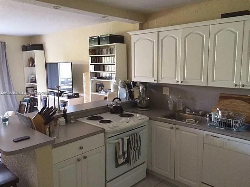 7477 SW 82nd St # C309, Miami FL 33143