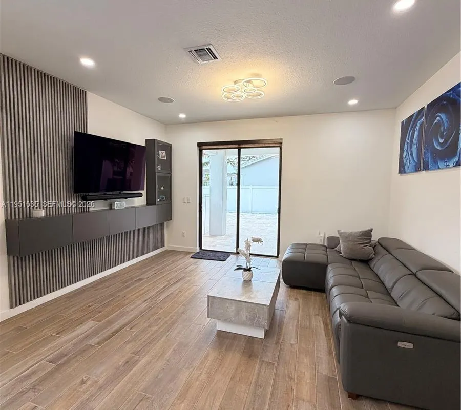 7126 Rockwood Rd, Jupiter FL 33458